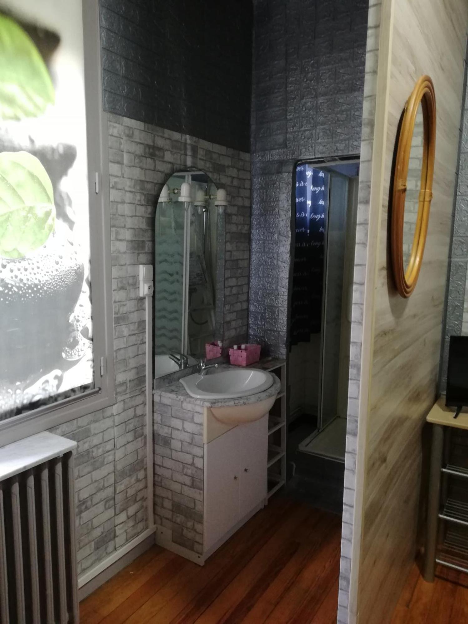 Chambre Avec Douche Apartment Lourdes Exterior photo